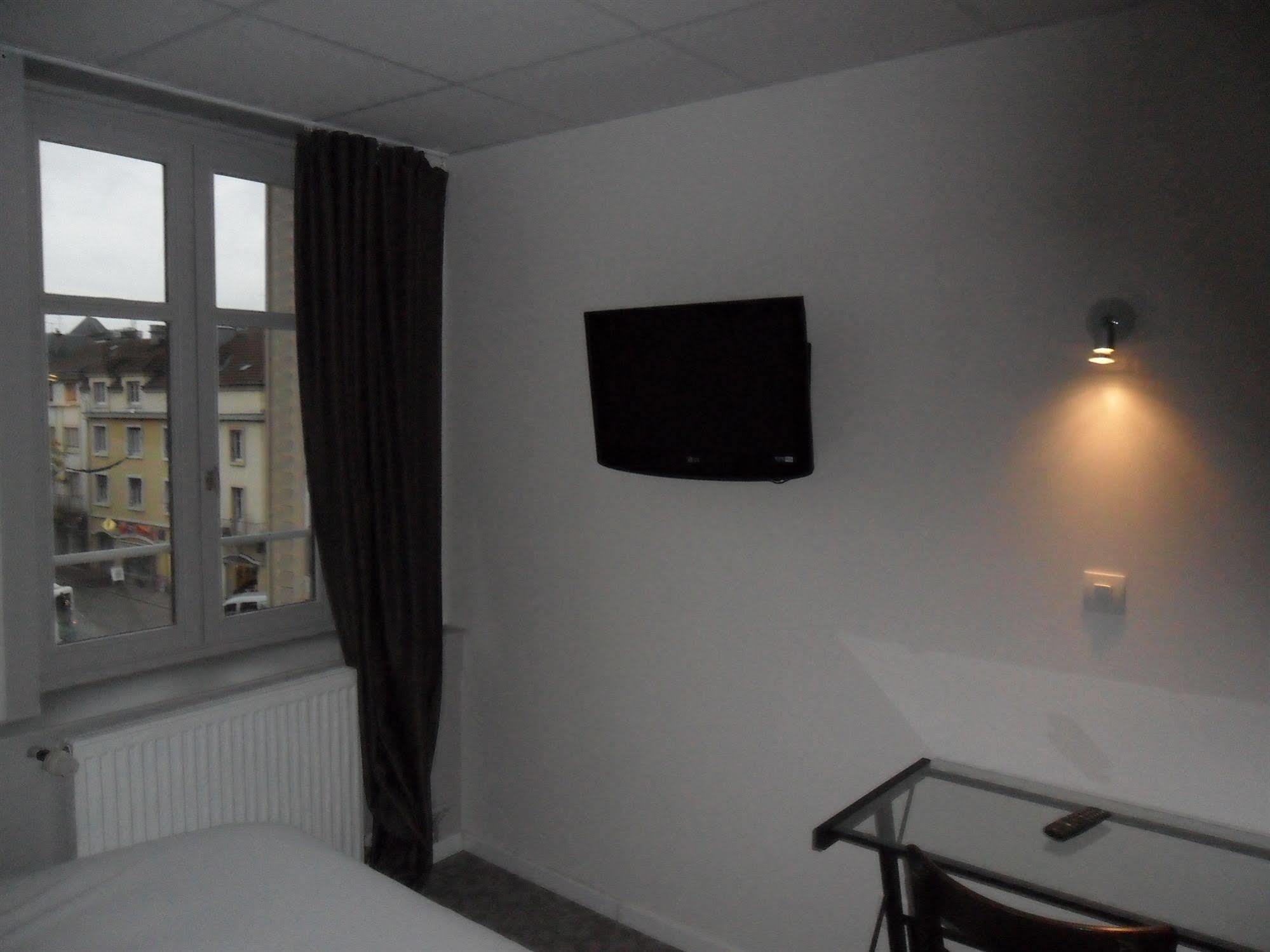 Hotel La Basilique Epinal Bagian luar foto